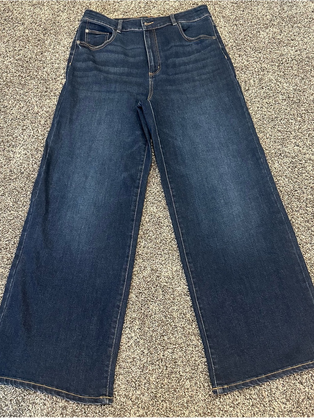 Well Worn Wide-Leg Jeans in Dark Blue Wash
